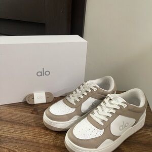 Alo Yoga White and Gravel Recovery Sneaker